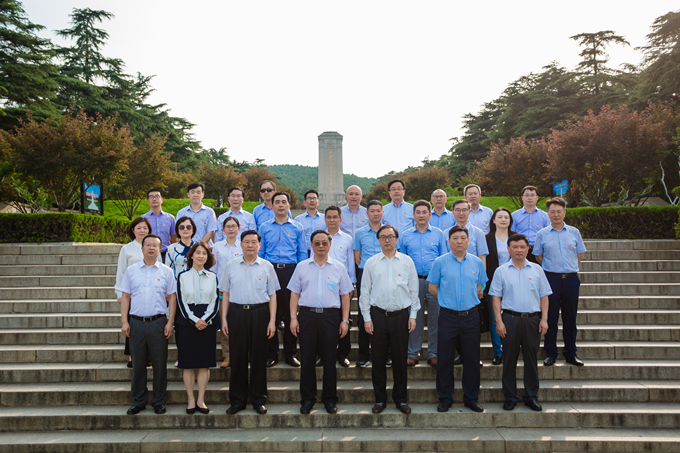 w66国际·利来控股集团党委赴徐州开展 “跟着席大大总书记足迹学党史”专题活动4_副本.png